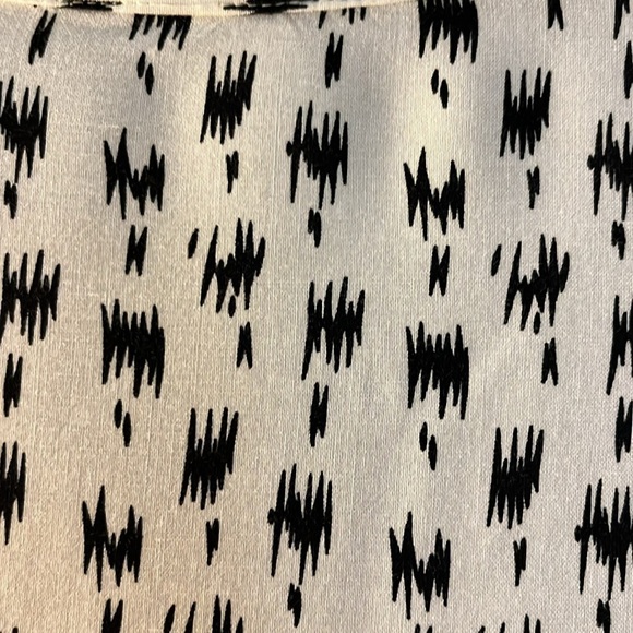 Grand & Greene long sleeved white blouse with black design. Size Medium - Picture 7 of 8